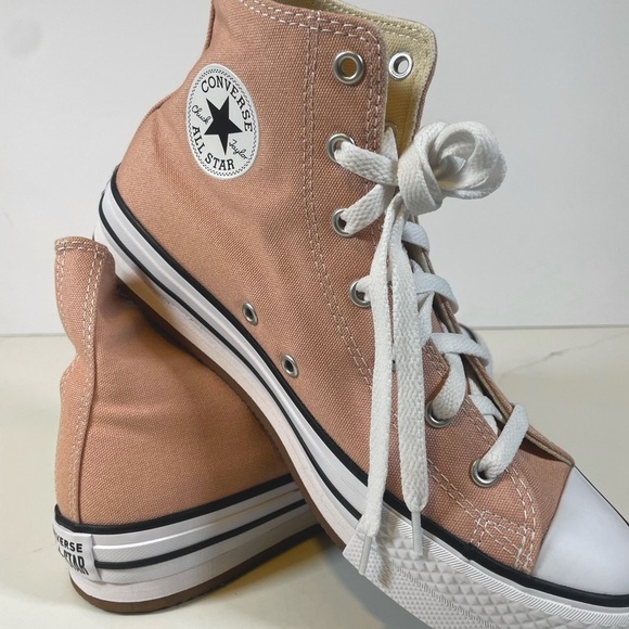 Converse Pink High-Top Sneakers Kids Size 6 – Brand New with Box - Picture 1 of 10